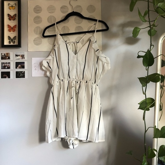 Showpo White & Blue Striped Flowy Cut Out Romper - Picture 1 of 6